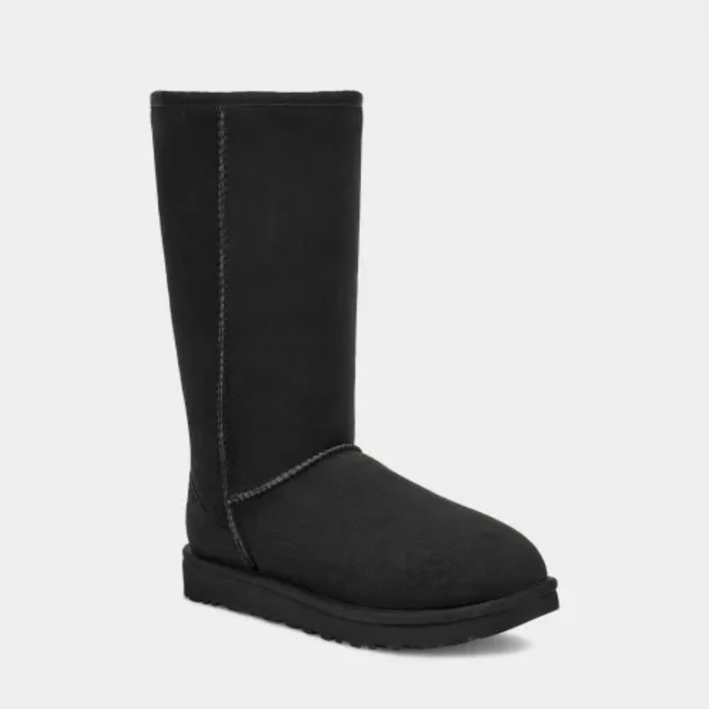 UGG Classic Tall Boot in Black size 9 (US)